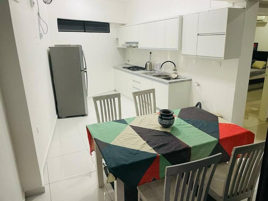 Kk Jungle Hideaway Lovely Apartment 5 Mins Walk To Town Kota Kinabalu Eksteriør bilde