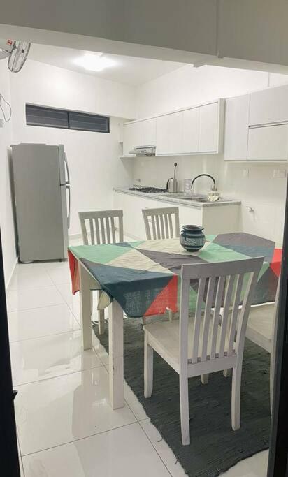 Kk Jungle Hideaway Lovely Apartment 5 Mins Walk To Town Kota Kinabalu Eksteriør bilde