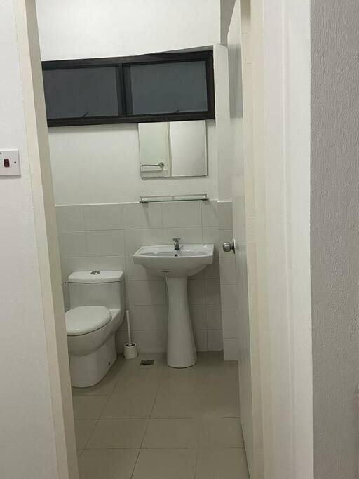 Kk Jungle Hideaway Lovely Apartment 5 Mins Walk To Town Kota Kinabalu Eksteriør bilde